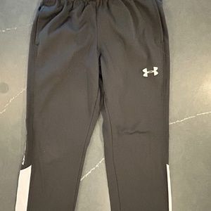 Kids Size Small Under Armour Pants - Black with Gray Stripe - Warm and Comfy